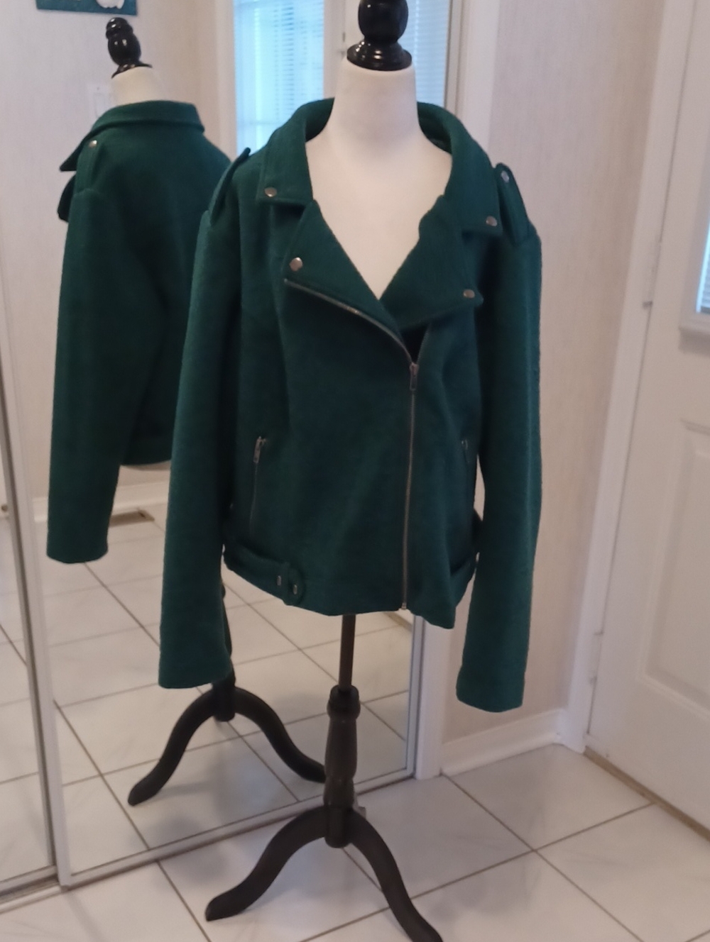 New Torrid Green Floral Textured Jacket - Size 3 (US20)